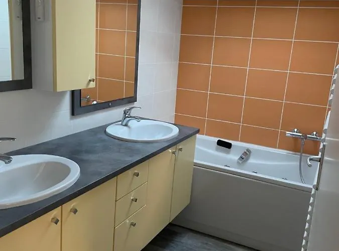 La Maison D'ilaude De 7 à 14 Personnes *